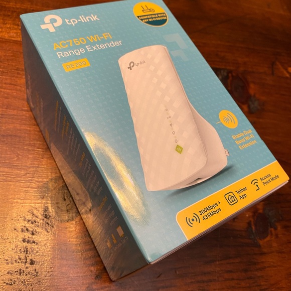 TP-Link AC750 Wi-Fi Range Extender RE200 - Picture 2 of 7